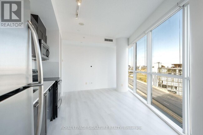 Building Photo - 20 Bruyeres Mews