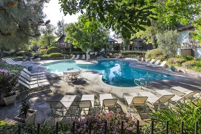 Building Photo - The Aspens Riverside