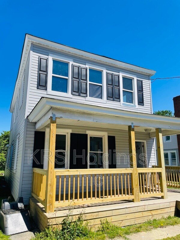 Building Photo - 1223 31st St