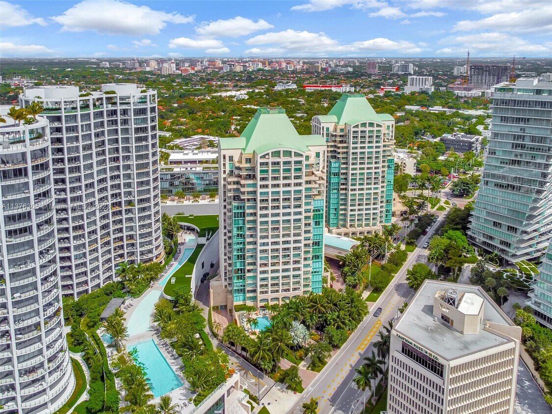 Foto principal - 3400 SW 27th Ave
