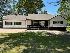 Building Photo - 7511 Highgrove Rd