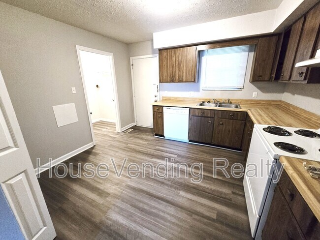 Foto del edificio - 1905 Meadowview Ln