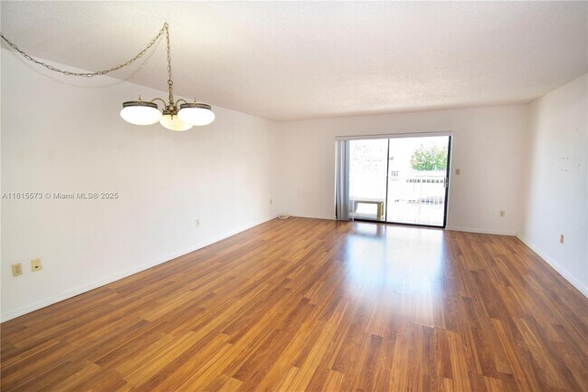 Building Photo - 130 S Shore Dr