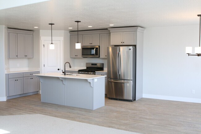 Building Photo - Lovely home for rent in Lehi, UT.