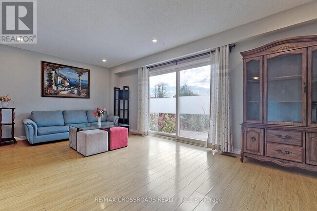Building Photo - 79 Dragoon Crescent