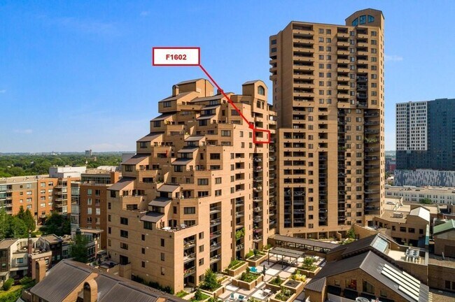 Foto del edificio - 110 1st Ave NE