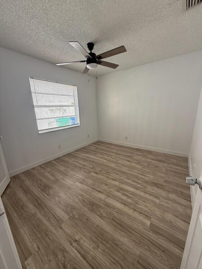 Foto del edificio - 2731 NW 123rd Ave