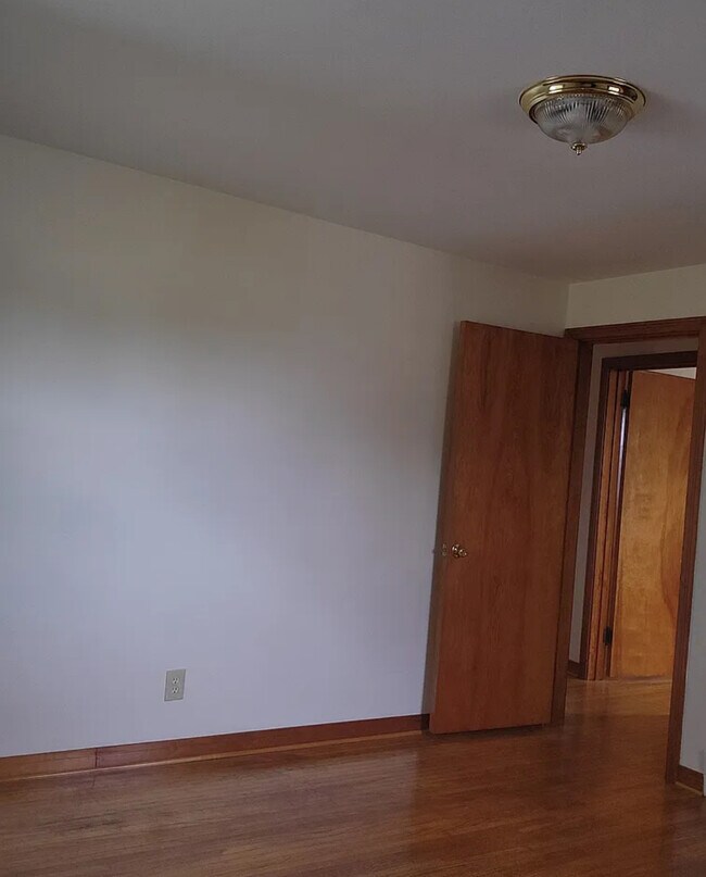 Foto del edificio - 3186 Creek Rd
