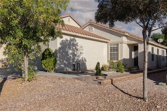 Building Photo - 8564 Shady Pines Dr