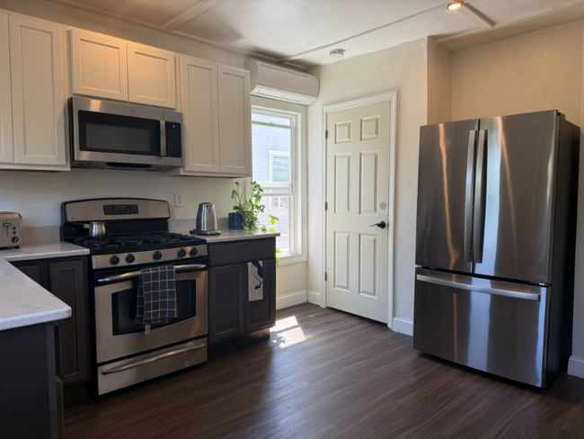 Building Photo - 71 Willard Ave