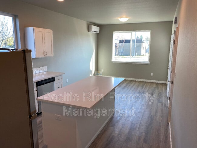 Building Photo - 4632 S Yakima Ave