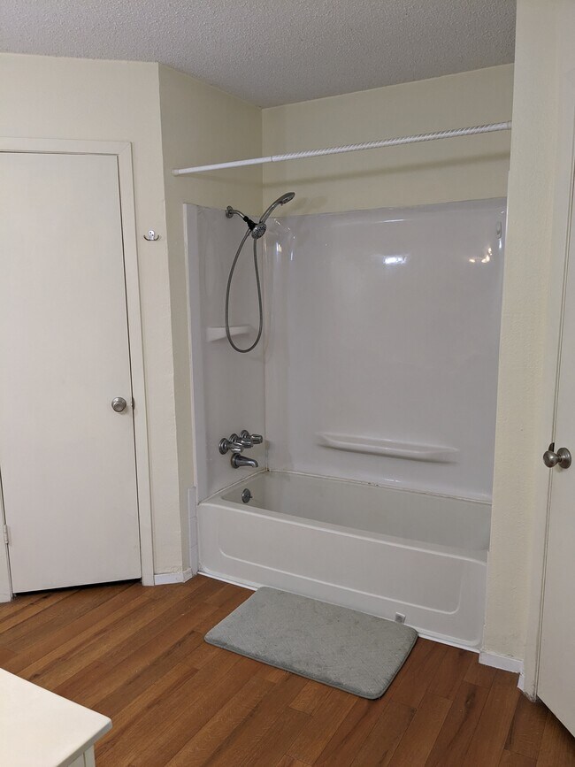 Foto del edificio - 9404 Marsh Dr