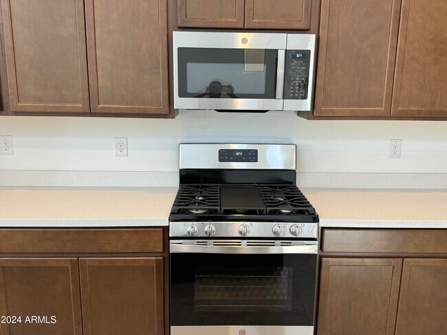 Foto del edificio - 8920 W Denton Ln