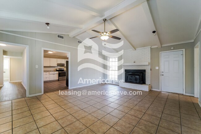 Foto del edificio - 1217 Foxhill Dr