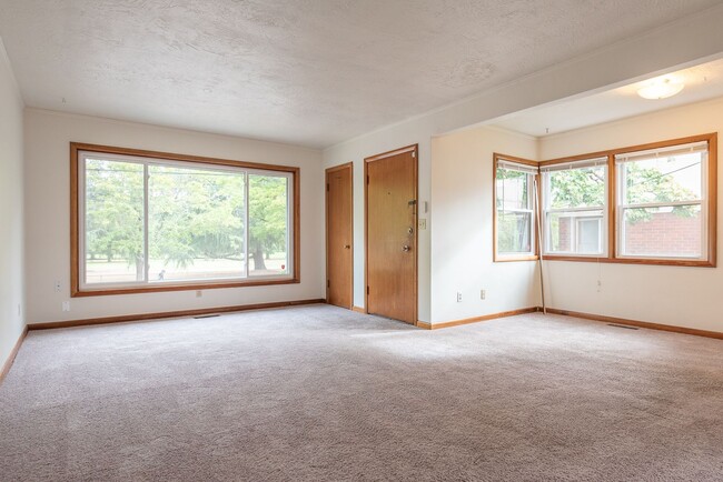 Building Photo - 7222-7224-7224 NE Tillamook St