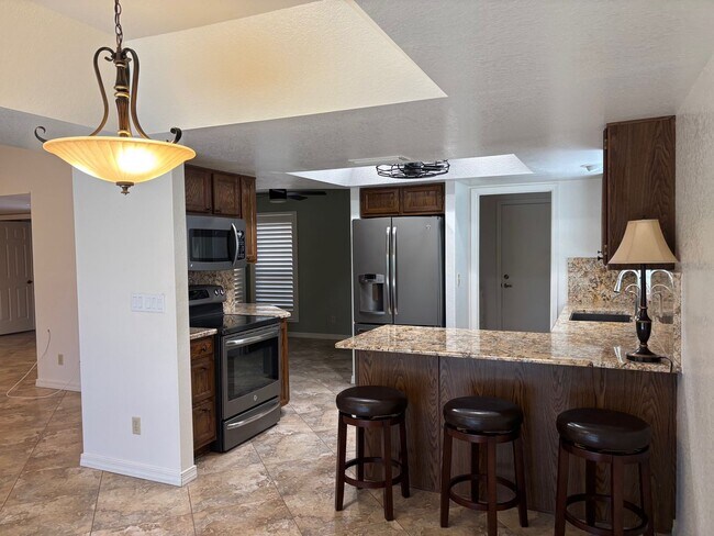 Foto del edificio - Welcome to this stunning 3-bedroom, 2-bath...