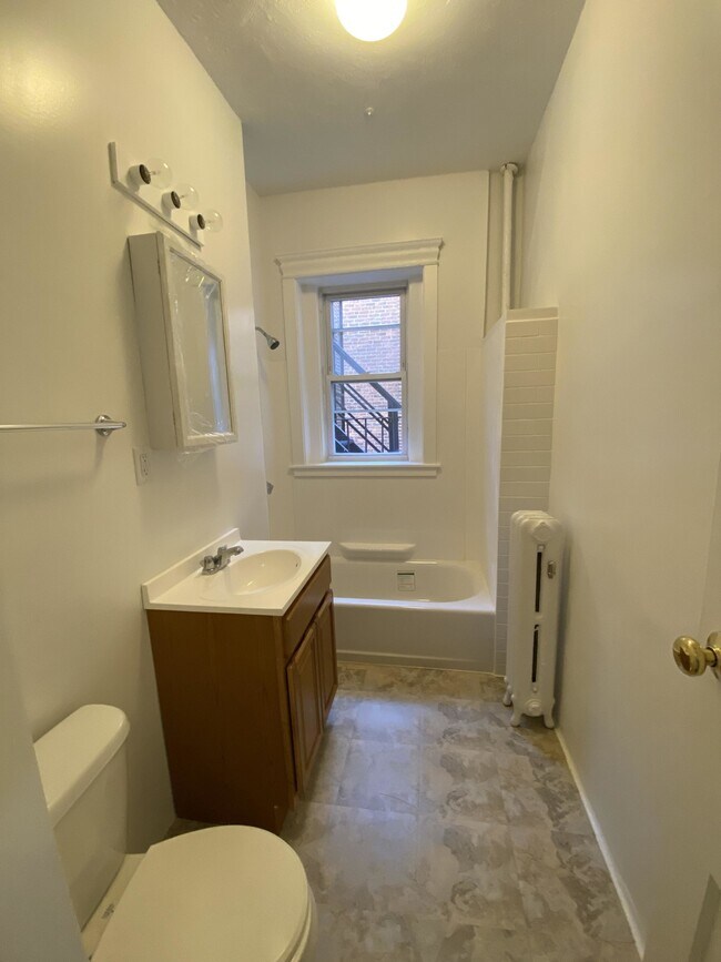 Building Photo - 5 Walbridge St