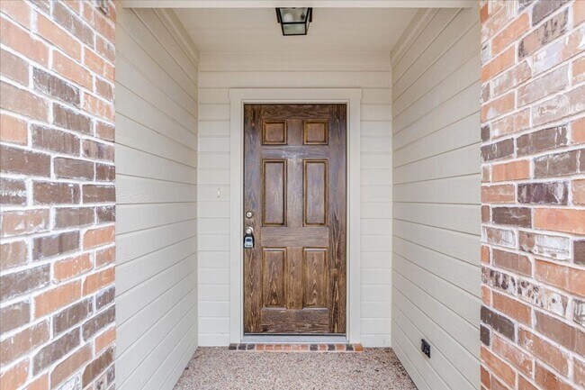 Foto del edificio - Duplex on Hilltop Drive | Midway ISD