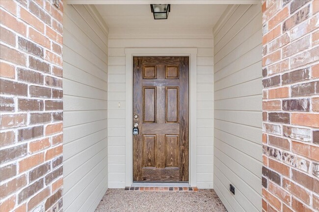 Building Photo - New Duplex on Hilltop Drive | Midway ISD