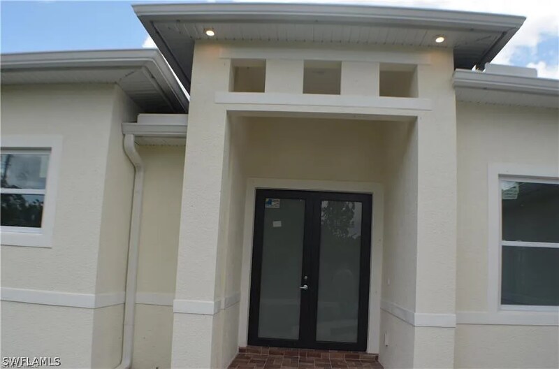 Building Photo - 225 Custer Ave