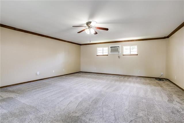Foto del edificio - 516 Clover Ln