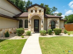 Building Photo - 1010 Woodland Bend Cir