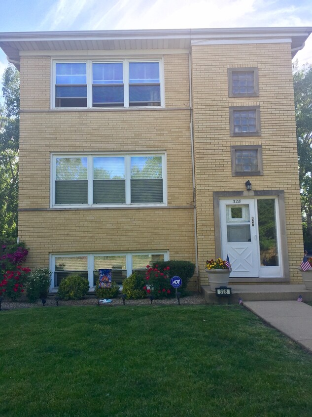 Primary Photo - 328 N Smith St