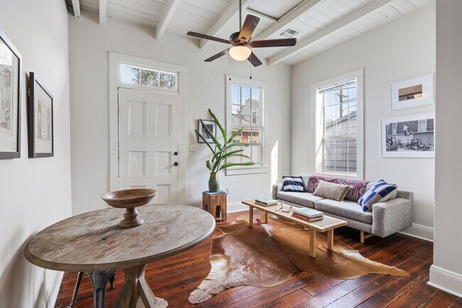 Foto del edificio - 1BD/1BA in Bywater, Central Air, W/D in Unit, Private Back Patio.