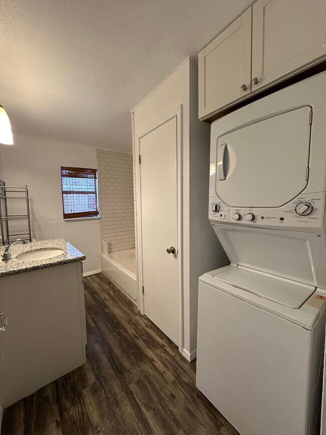 Foto del edificio - 2/2 Duplex