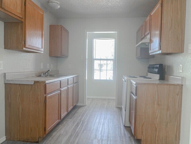 Foto del edificio - 804 E 77th St