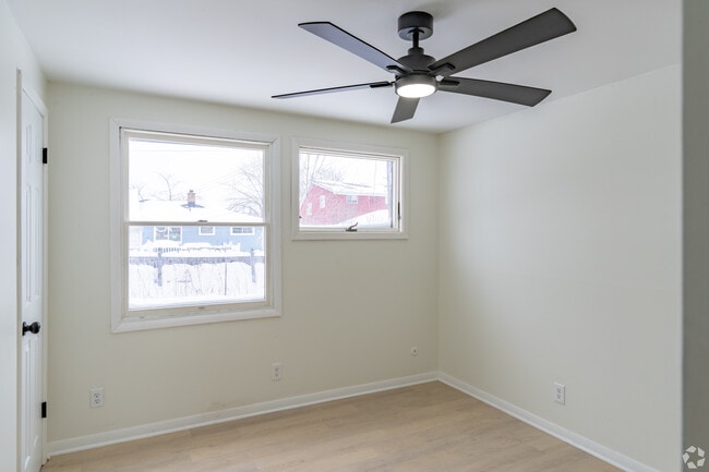 Building Photo - U-Crest Apartments