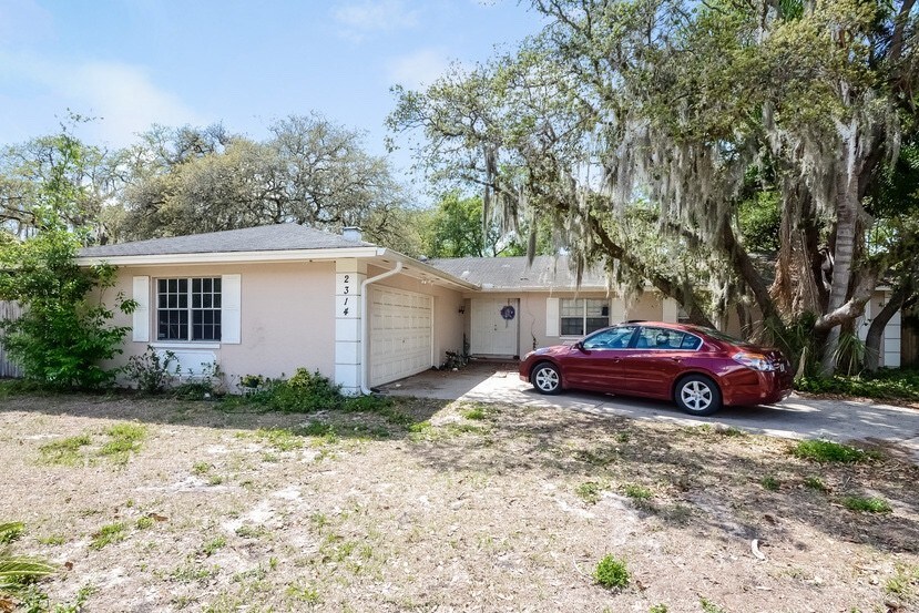 Primary Photo - 2314 Medford Ln