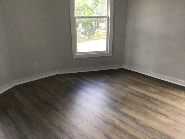 Foto del edificio - 607 N High St