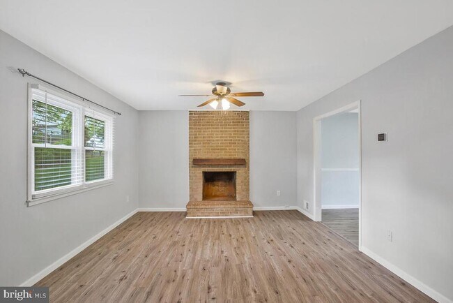Foto del edificio - 9123 Old Burton Cir