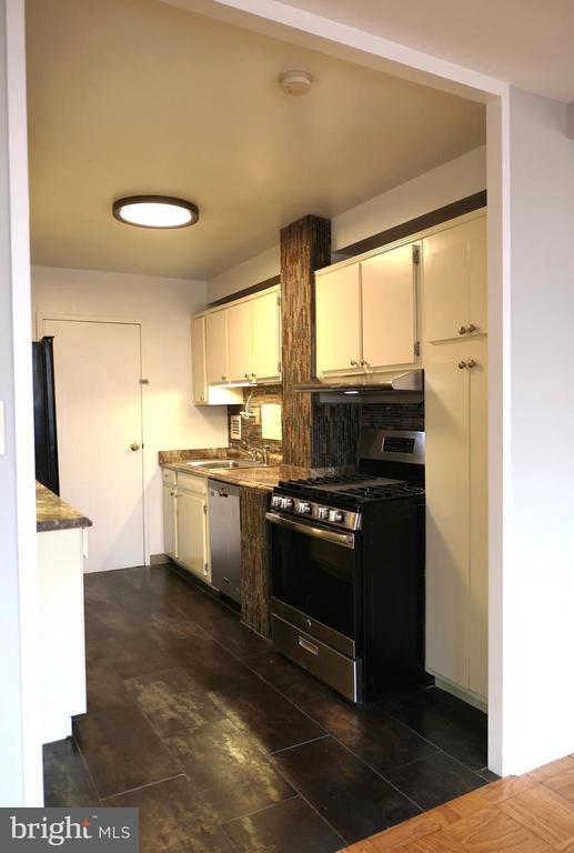 Foto del edificio - 6631 Wakefield Dr