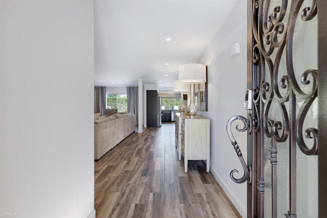 Building Photo - 3 br, 2 bath House - 7874 E Via Marina