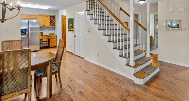 Foto del edificio - FUlly Furnished Waterfront Home 50' Dock Protected Inlet- 3BR/2BA Marina Community New Bern