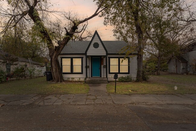 Foto del edificio - Charming in Cleburne