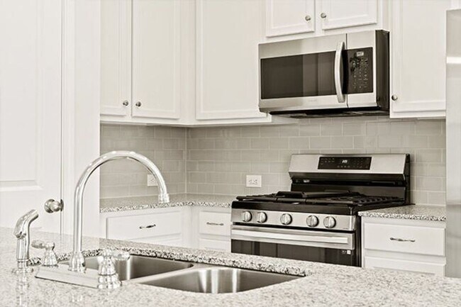 Foto del edificio - Beautiful 3-Bedroom 2-Baths Home with Garage in Terrell - Pet Friendly!