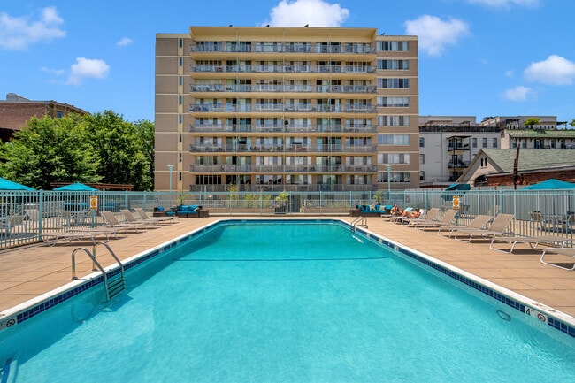 Building Photo - The Promenade