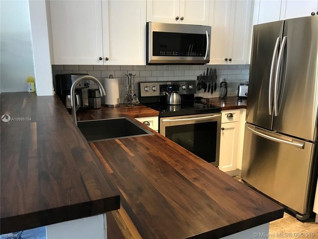 Building Photo - 2 br, 1 bath  - 528 Meridian Ave