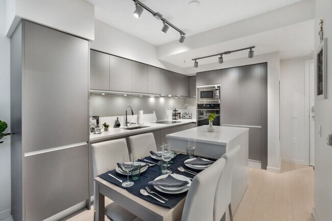 Building Photo - 180 E 2nd Ave