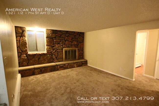 Building Photo - 3 bed 2 bath Apt Utilities included