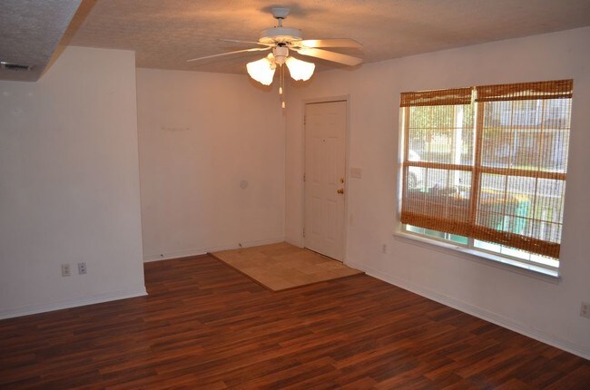 Foto del edificio - 1847 Pointed Leaf Ln