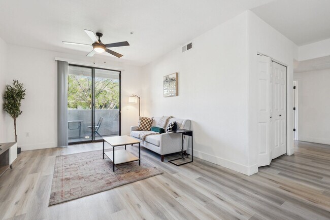 Foto del edificio - 6610 N 93rd Ave