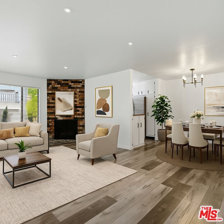 Foto principal - 1640 S Bentley Ave