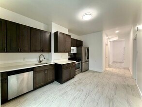 Building Photo - 116 Grace St