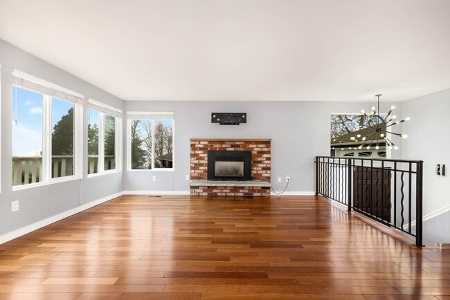 Building Photo - 1014 Crest Pl