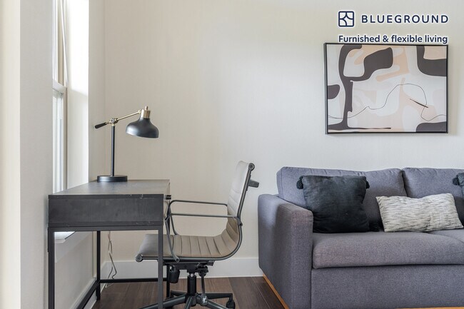 Foto del edificio - 1501 W Howard Ln