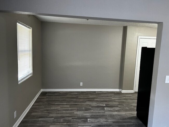 Foto del edificio - 6715 W Virginia Ct